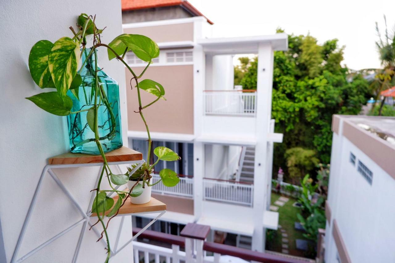 Hotel The Sloth Bali à Canggu Extérieur photo